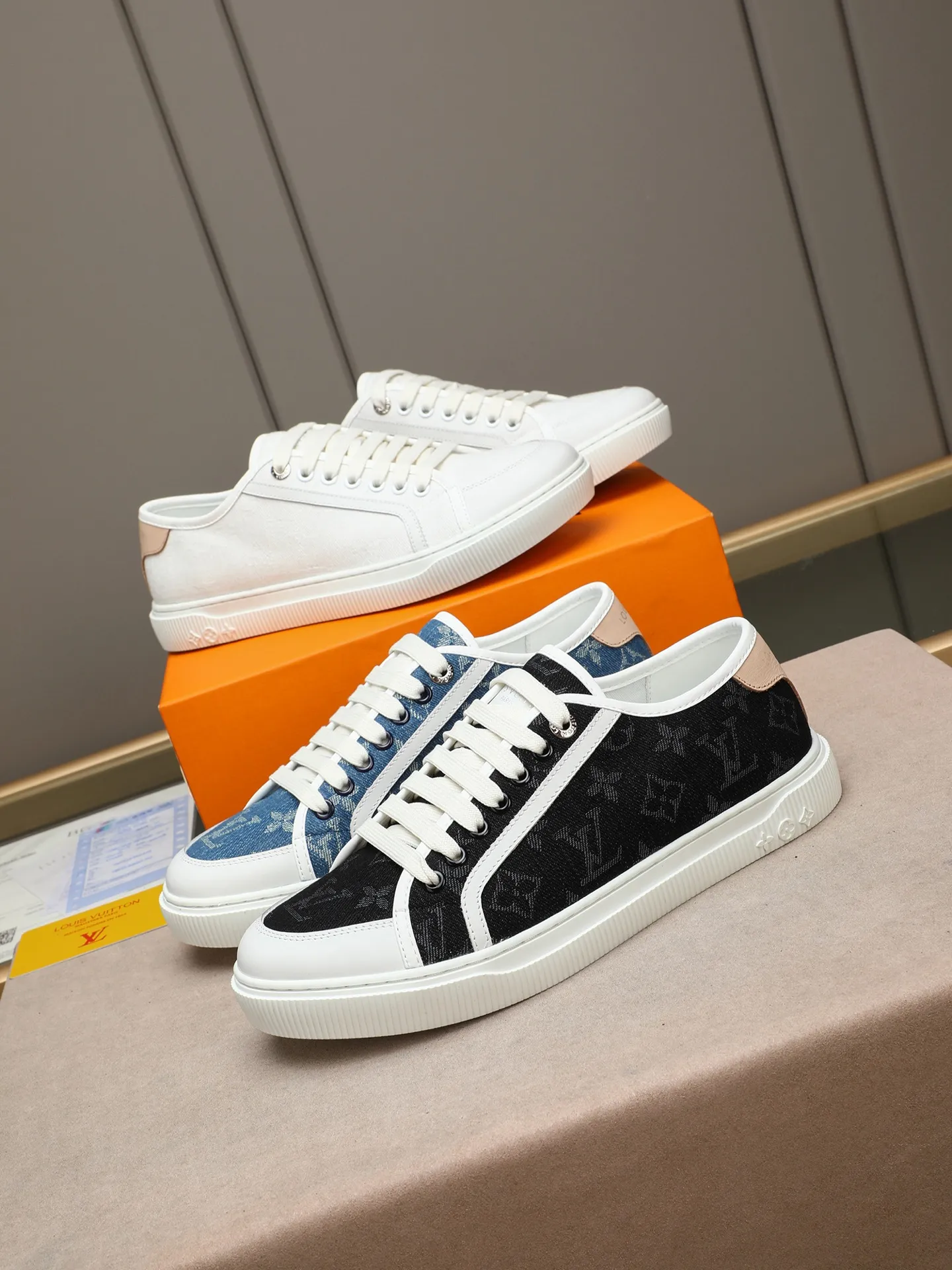 Men's Men's Shoes 💰440 𝐋𝐨𝐮𝐢𝐬 𝐕𝐮𝐢𝐭𝐭𝐨𝐧 𝟮𝟬𝟮𝟱/𝐬𝐬 Louis Vuitton's new spring and summer casual sports sneakers have a youthful atmosphere and are very youthful on the feet! Comfortable and light on the feet! The color is also very youthful! The upper is exclusively decorated with LV accessories! Make the whole shoe more flexible! The special electro-printed logo on the upper has a sense of design and is super recognizable! Beautiful and generous! ! It’s super easy to walk on! Specific denim surface material, sheepskin lining, original molded outsole Size: 38-44 (45 customized)